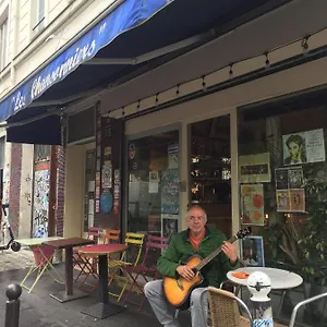 Hotel Les Chansonniers, Paris